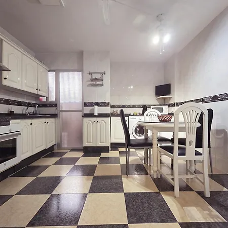 Piso Centrico Cerca De La Rivera *